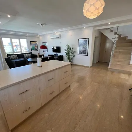 דירה Ultra Lux Penthouse -275m2 - Waterfall אלאניה